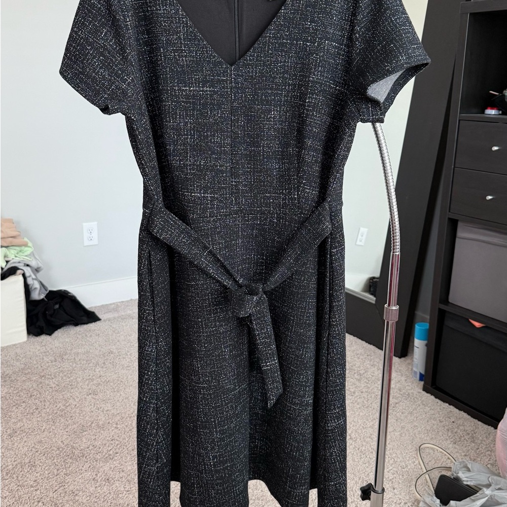 LOFT Plus 16 - black “tweed” look belted dress